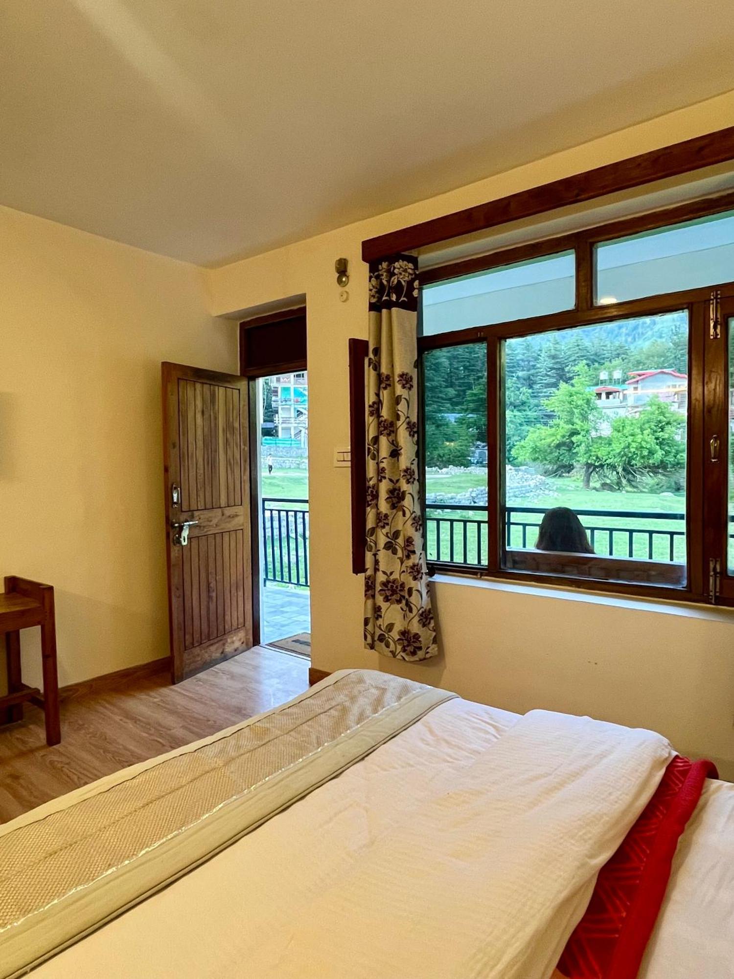Hotel Tourist 10 Minutes Walking Distance From The Mall Manali (Himachal Pradesh)