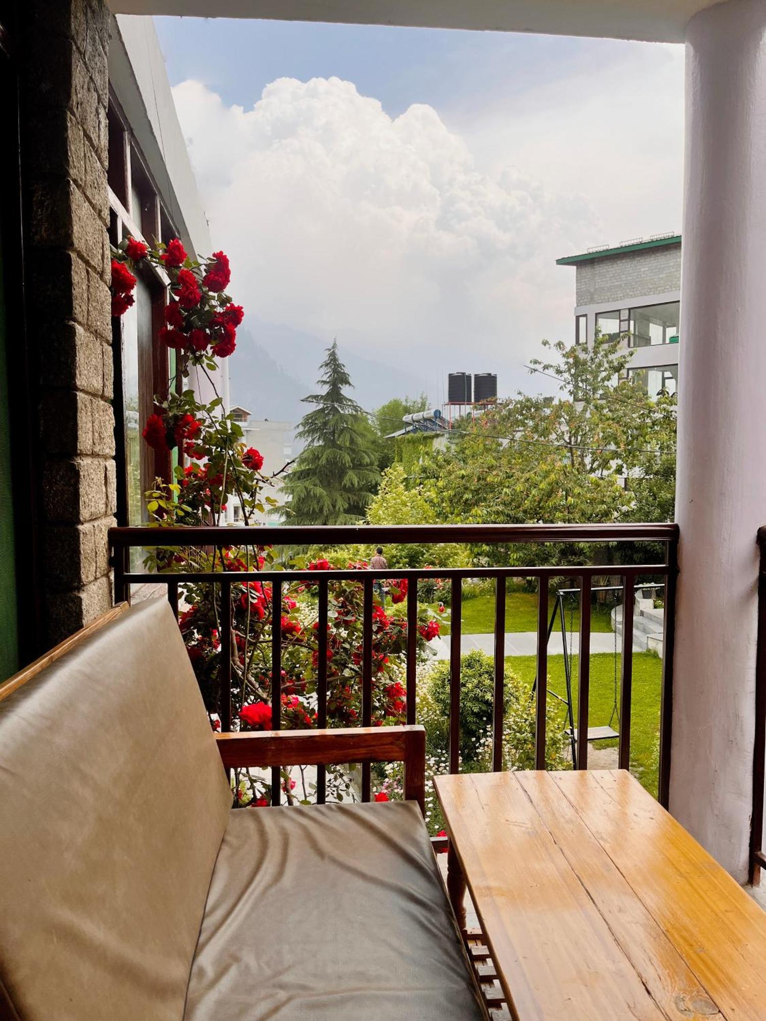 Tourist 10 Minutes Walking Distance From The Mall Hotel *