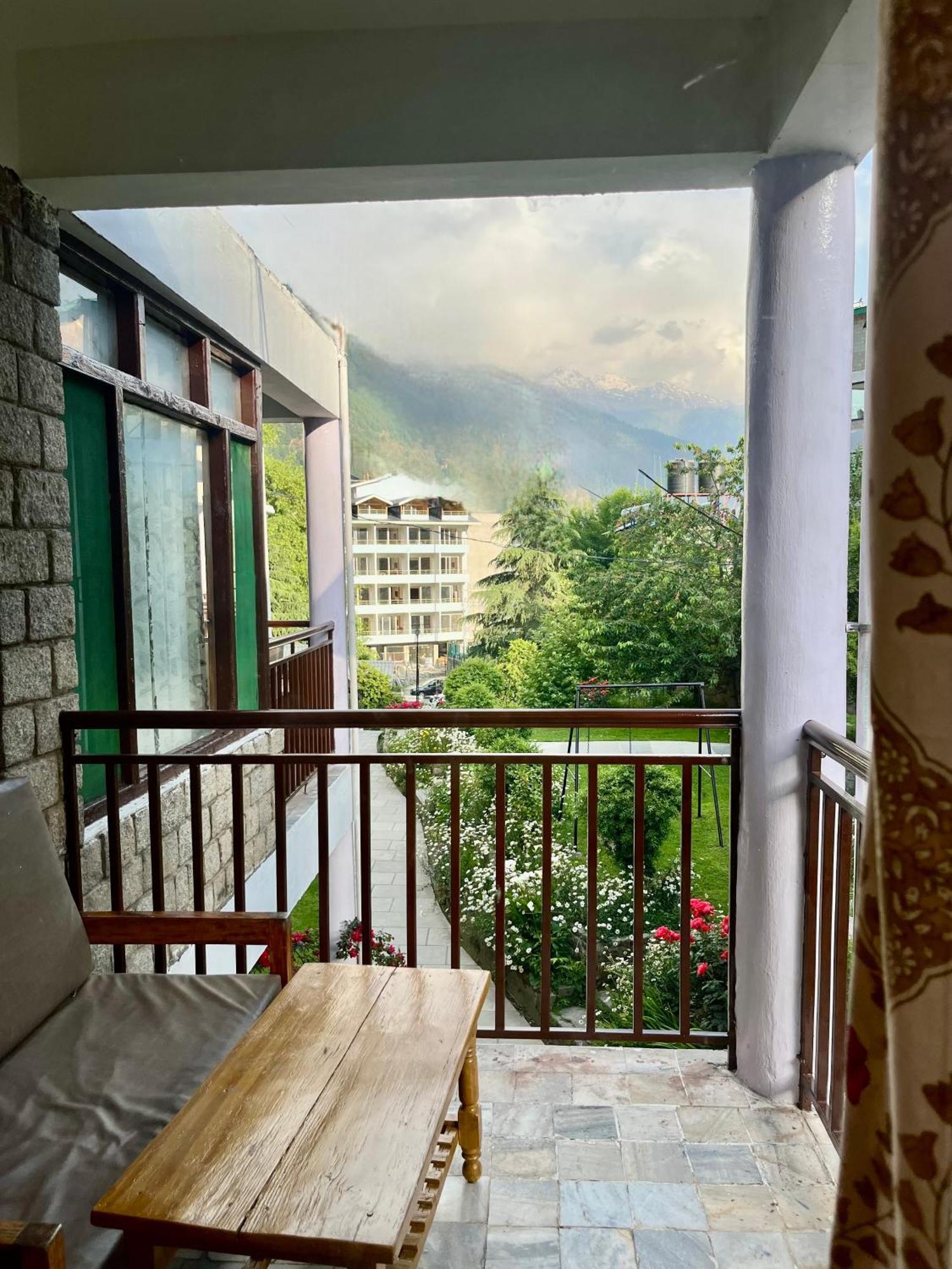 Hotel Tourist 10 Minutes Walking Distance From The Mall Manali (Himachal Pradesh)