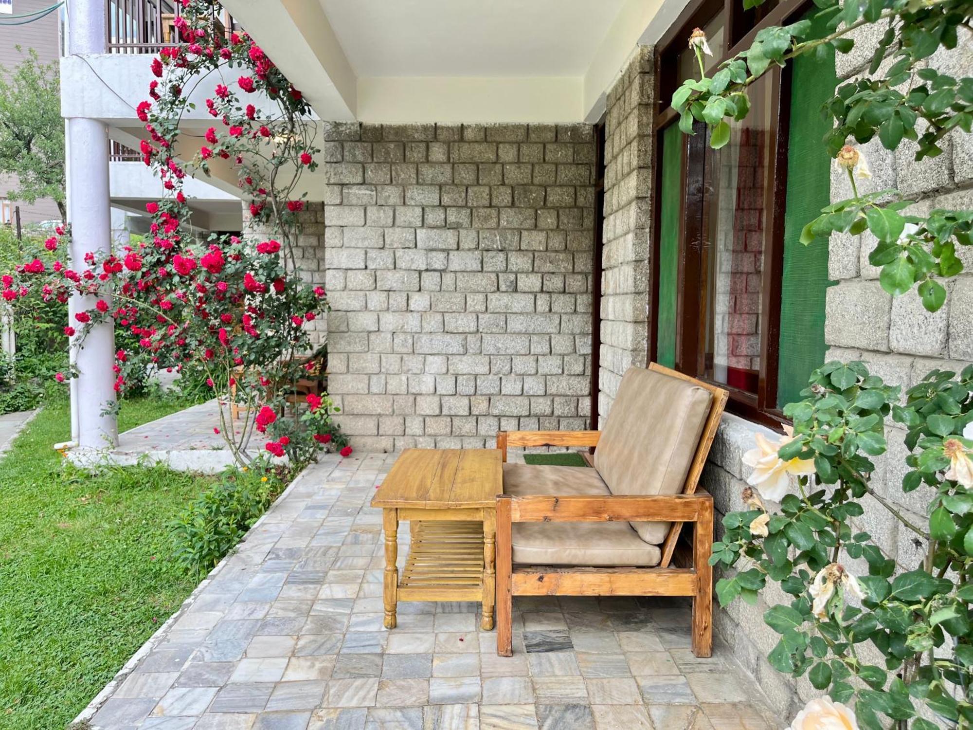 Hotel Tourist 10 Minutes Walking Distance From The Mall